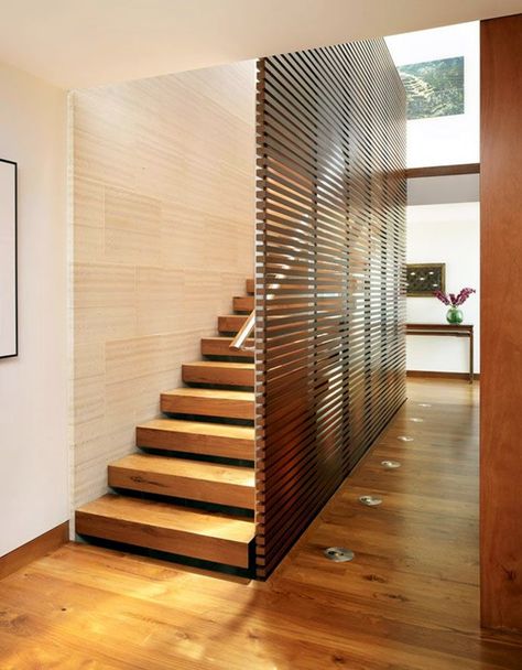 Chilling Japanese style interior Designs (10) Wooden Staircase Design, Open Trap, Modern Tropical House, Tropical House Design, Wood Staircase, Asian Homes, Stair Case, Modern Stairs, Wooden Staircases