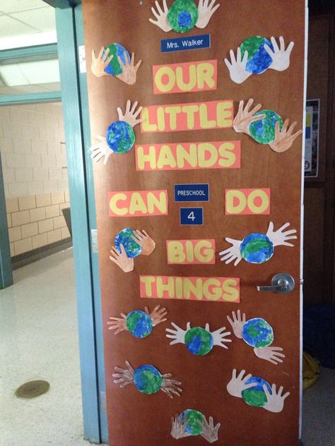 Earth day Earth Day Mural For Kids, Earth Day School Decorations, Recycling Classroom Door Decoration, Recycling Display Classroom, Earth Day Door Decoration, Earth Day Classroom Door Ideas, Earth Day Decorations Classroom, Earth Day Door Decorations, Earth Day Bulletin Board Ideas Preschool