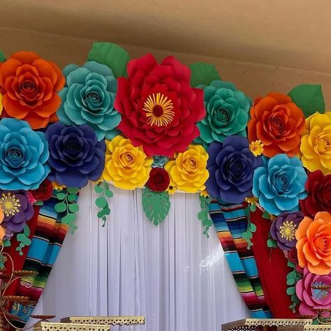 Mexican Backdrop, Mexican Theme Party Decorations, Mexican Birthday Parties, Mexican Party Decorations, Paper Flower Patterns, Mexican Birthday, Mexican Party Theme, Paper Flower Decor, Fiesta Baby Shower