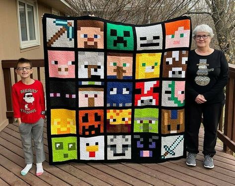 Minecraft Quilt. Best Ever. It's One Of A Kind, And Absolutely Amazing Minecraft Blanket, Minecraft Quilt, Rough Week, Minecraft Art, Crochet Tapestry, Quilting Crafts, Mother In Law, Crochet For Kids, Beautiful Family