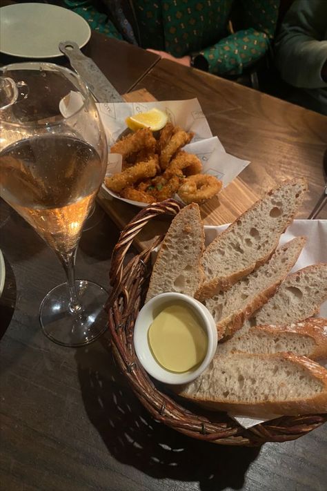 Restaurant Starters, Restaurant Bread, Fried Seafood, French Restaurant, French Restaurants, Fresh Bread, What To Cook, On The Side, Mouth Watering