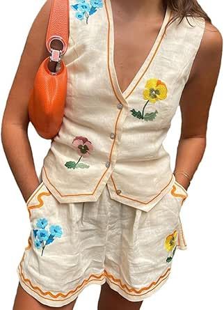 Shorts Outfit Casual, Sleeveless Suit, Wrap Dresses, Flower Shorts, Chic Flowers, Traje Casual, Embroidered Shorts, Short Suit, Chic Sundress