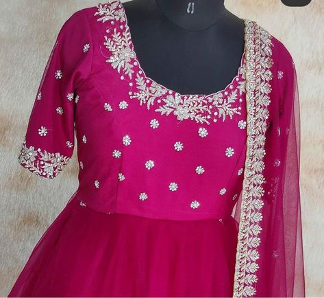 Maggam Work For Long Frocks, Long Frock Maggam Work Designs, Long Frocks Neck Designs, Stylish Frocks, Anarkali Designs, Churidar Neck, Sms Language, Churidar Neck Designs, Anarkali Dresses