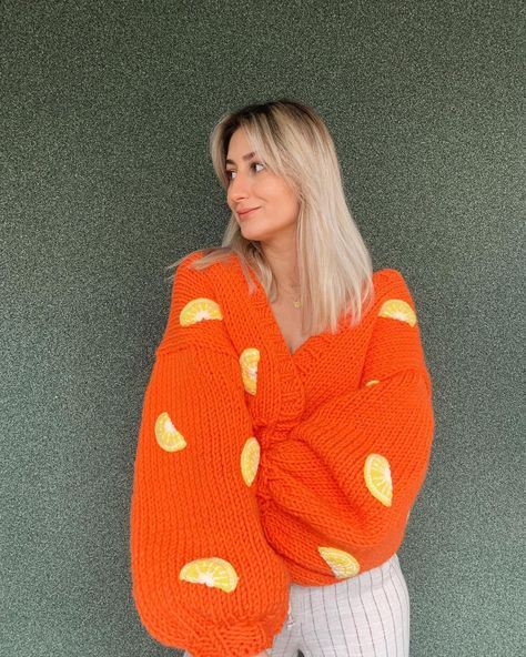 Lemon Cardigan, Orange Cardigan, Knit Wear, Crochet Crafts, Link In Bio, Knitwear, Outfit Inspirations, Lemon, Turtle Neck