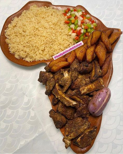 African Food Aethstetic, Congolese Food, Ghanaian Food, African Recipes Nigerian Food, West African Food, Africa Food, Decorações Com Comidas, Soul Food Dinner, Afrikaanse Mode