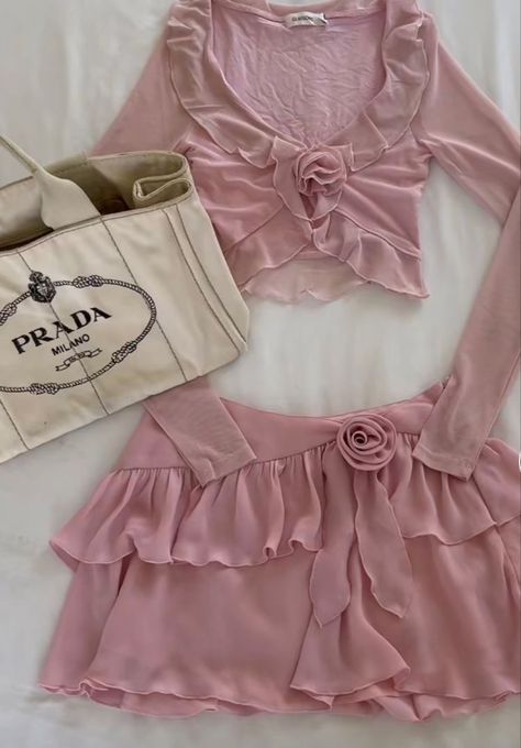 Pink Aesthetic Pictures, Colourful Blouse, Peony Aesthetic, Girly Outfit, Street Outfits, Pink Set, Aesthetic Ideas, Fairy Grunge, Pink Outfits