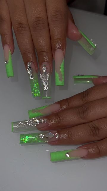 Lime Green And Silver Nails, Neon Green Prom Nails, Lime Green Prom Nails, Lime Nails Acrylic, Lime Green Nail Ideas, Slime Green Nails, Lime Green French Tip Nails, Green Birthday Nails, Green Prom Nails