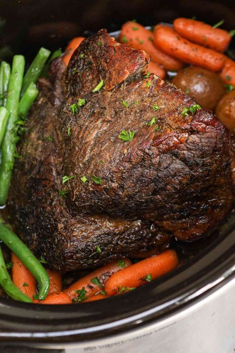 London broil with carrots, potatoes and green beans in the crock pot London Broil Recipes Crock Pot, London Broil Crock Pot Recipe, Crockpot London Broil, Recipes Crock Pot, London Broil Recipes, Bar Snacks, Crock Pots, Slow Cooker Recipes Beef, London Broil