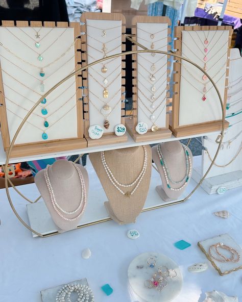 Our last pop up of the summer and our new accessories like this featured charm necklace were a huge success!! I’m already excited for next summer’s pop ups🤍 I have biggg plans for a huge release of all of our new accessories coming soon! Comment what kind of accessories you want to see more from us🫶🏼⬇️ 🤍 🤍 🤍 🏷️ Chunky gold charm necklace, gold jewelry, summer necklaces, european summer outfit inspo, coconut girl aesthetic, handmade jewelry, small jewelry business pop up display, ocean inspi... Jewelry Small Business Aesthetic, Gold Beach Jewelry, Small Jewelry Business, Outfit Inspo Beach, Summer Necklaces, Pop Up Display, Necklace Gold Jewelry, Coconut Girl Aesthetic, Gold Bracelets Stacked