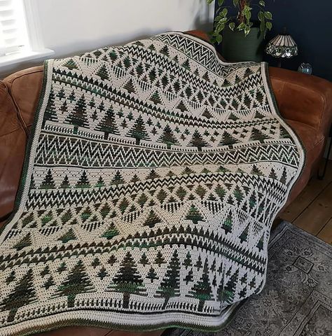 Sholach Christmas Trees Overlay Mosaic Crochet PATTERN ONLY | Etsy Folk Crochet, Motivi Afgani, Big Blankets, Motifs Afghans, Woodland Squirrel, Squirrel Christmas, Crochet Throws, Mosaic Christmas, Crochet Queen