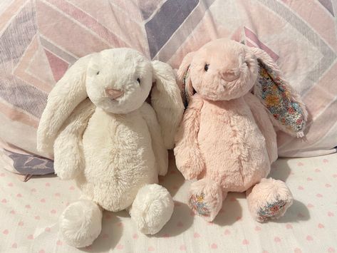 Bunny Stuff Toy, Pink Jellycat, Jellycat Bunnies, Pic Cute, Jellycat Bunny, Jelly Cat, Jellycat Stuffed Animals, Sleepy Girl, Animal Crossing Qr Codes Clothes