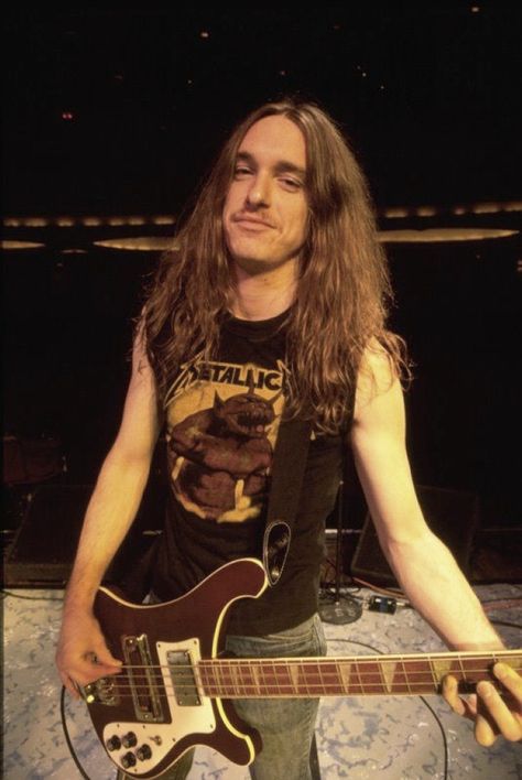 CLIFF BURTON - METALLICA Bass Guitar Quotes, Jason Newsted, Cliff Burton, Big Four, Kirk Hammett, James Hetfield, Heavy Metal Music, Deja Vu, The Big Four