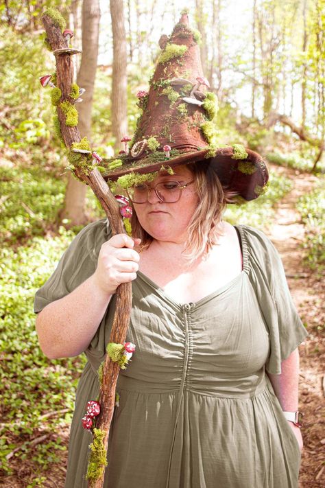 Ren Faire Staff, Forrest Witch Costume, Cottage Core Witch Hat, Forest Witch Hat, Woodland Witch Aesthetic, Mushroom Witch Costume, Garden Witch Outfit, Garden Witch Costume, Nature Witch Costume