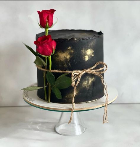 Red And Black Cakes Birthday, Black Rose Cake, Cute Birthday Pictures, Xmas Cake, Birthday Inspo, Bday Cake, Rose Cake, Colorful Cakes, Birthday Pictures