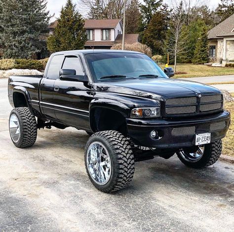 🌎Worlds Largest Cummins Page!🌎 on Instagram: “How much would you pay for a second gen this clean? 🤔 ➖➖➖➖➖➖➖ Truck: @evprozz  #instacummins  #cummins” Second Gen Cummins, Dodge Diesel, Trucks Lifted Diesel, Arcade Video Games, Dodge Power Wagon, Power Wagon, Dodge Trucks, Ram Trucks, Custom Trucks