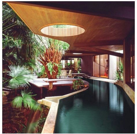 . 70s Interior, Retro Interior Design, Mid Century Architecture, Retro Interior, Indoor Swimming, Design Exterior, Vintage Interiors, Vintage Interior, Mid Century House