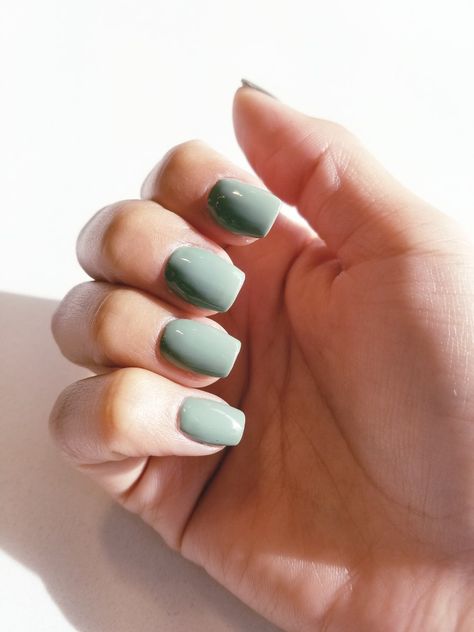 Grey Green Nails Acrylic, Simple Light Green Nails, Army Green Dip Nails, Light Army Green Nails, Simple Green Manicure, Gel Polish Nail Designs, Green Nail Polish, Gray Nails, Simple Acrylic Nails