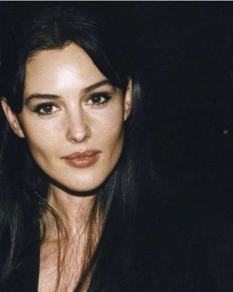 Vintage Photography Women, Beauty Shoot, Monica Bellucci, Beauty Icons, Girl Crushes, Girls Life, Angelina Jolie, Marilyn Monroe, Pretty Woman