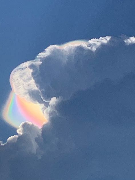 Iridescent Pileus Cloud, Cloud Phenomena, Pileus Cloud, Cloud Iridescence, Iridescent Clouds, Eras Aesthetic, Cloud World, Beautiful Sky Pictures, Rainbow Icon