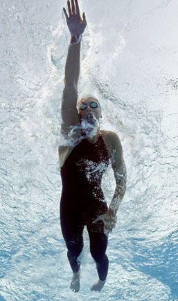 Swimmer Federica Pellegrini - She's the one! Swimming Aesthetic, Swimming Photography, Swimming Posters, Swimming Photos, Swimming Motivation, Swimming Pictures, Female Swimmers, Katie Ledecky, Olympic Gold Medal