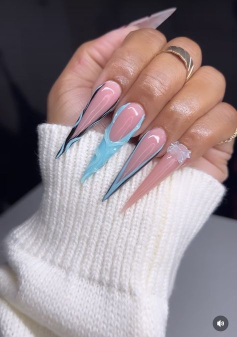 Stilleto Baddie Nails, Simple Baddie Nail Ideas, Stiletto Nails Designs Classy, Extra Baddie Nails, Cute Stiletto Nails Designs, Glitter Stiletto Nails, Stiletto Nail Design, Baddies Nails, Stiletto Acrylic Nails