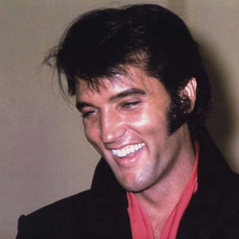 Elvis Press Conference, Black Elvis, Suspicious Minds, Elvis Presley Images, Jailhouse Rock, Elvis Presley Pictures, Elvis And Priscilla, Elvis Presley Photos, Great Smiles