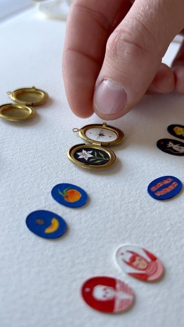 Evan Lorenzen on Instagram: "Here’s how I made some hand-painted miniature lockets. These are now up on my website if you’re interested in snagging one ☝️ #mini #tinyart #locket #art #painting #miniatureart #miniature" Hand Painted Locket, Hand Craft Gift Ideas, Locket Painting, Tiny Art Ideas, Mini Gifts Ideas, Mini Art Ideas, Made Gifts, Handmade Gifts Ideas, Tiny Trinkets