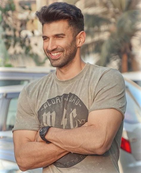 Aditya Roy Kapoor, Strong Woman Tattoos, Roy Kapoor, Beautiful Women Quotes, Handsome Men Quotes, Men Quotes Funny, Beautiful Tattoos For Women, Handsome Style, Handsome Arab Men