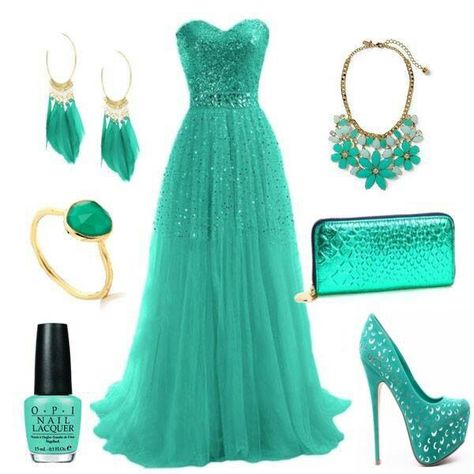 Gorgeous green Best Wedding Ideas, Beautiful Evening Dresses, Fancy Gowns, Disney Princess Dresses, Cute Prom Dresses, Evening Outfits, Gala Dresses, Looks Chic, Look Vintage