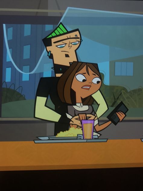 Total Drama Courtney And Duncan, Courtney X Duncan, Courtney And Duncan, Total Drama Island Duncan, Tdi Oc, Duncan And Courtney, Duncan Total Drama, Cool Lighters, Drama Total