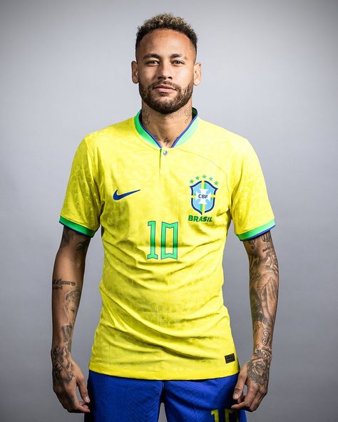 The World Cup 2022, Brazilian Soccer Players, Bmw White, Love Feeling Photos, Brazilian Football, Classic Bob Haircut, Football Players Photos, Brazil World Cup, Ronaldo Cristiano