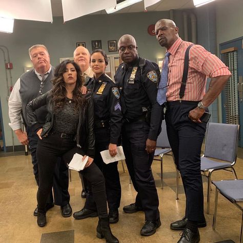 B99 Behind The Scenes, Brooklyn 99 Cast, Chelsea Peretti, Andre Braugher, Charles Boyle, Melissa Fumero, Rosa Diaz, Brooklyn 9 9, Amy Santiago