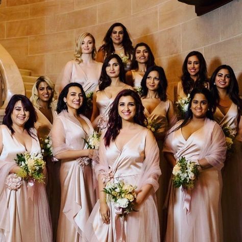 Sister Of The Bride Dress, Priyanka Chopra Wedding, Sister Of The Bride, Bridesmaid Photoshoot, Bridal Squad, Wedding Consultant, Bride Sister, Parineeti Chopra, Pre Wedding Shoot