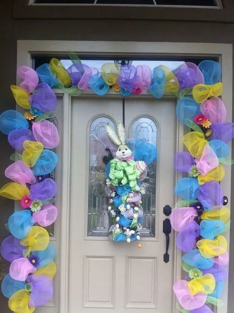 Easter Crafts Kids, Easter Home Decorations, Home Decorations Ideas, Fun Easter Decorations, Easter Porch, Easter Porch Decor, Easter Outdoor, Easter Display, Easter 2024