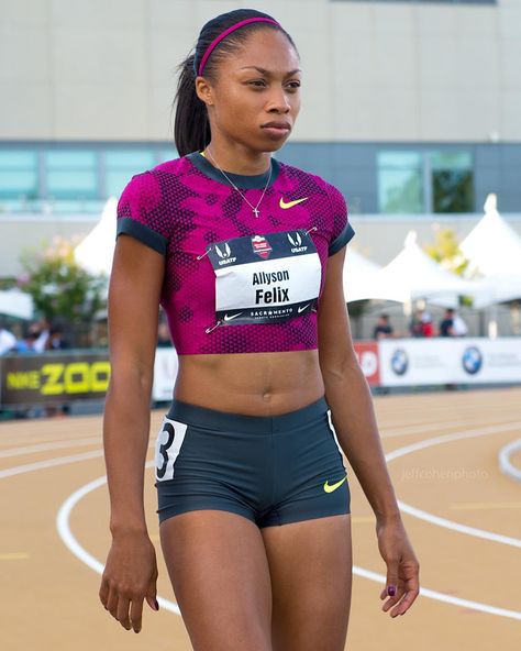 Allyson Felix #AllysonFelix #Athletics #陸上 #アリソンフェリックス Field Athletes, Allyson Felix, Jesse Owens, Lycra Shorts, Triple Jump, Record Holder, World Record, Sporty Girls, Black Excellence