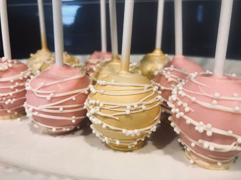 "Cake Pops are the perfect addition to any event! ORDER INFO -  This listing includes 1 Dozen Pink and Gold Cake Pops. Display is not included, but you can purchase a white stand that holds up to 18 Cake Pops here https://www.etsy.com/listing/665913091/plain-white-cake-pop-stand Orders are preferred at least 7 days prior to your event date. Please leave your event date in the notes section when purchasing. You will need to add \"RUSH\" order if your event date is less than 7 days out from purcha Wedding Cake Funfetti, Cake Pops Display, Baby Blocks Cake, Gold Cake Pops, Lemon Wedding Cakes, Pink And Gold Cake, Graduation Cake Pops, Gold And White Cake, Pink Gift Basket