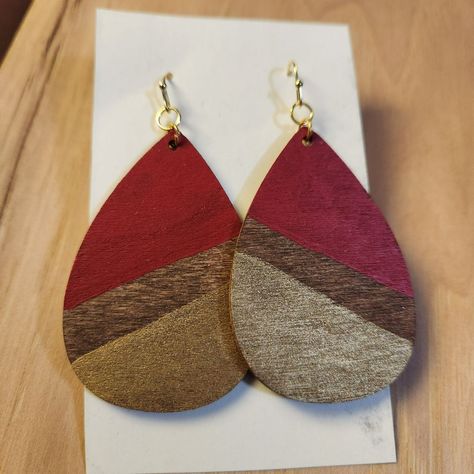 Hand Painted Handmade Lightweight 2" Wooden Teardrop Earrings Lead & Nickel Free. Reversible, Two Sided Design. Like Getting Two Pairs Of Earrings In One. Condition Is "New With Tags". Please Visit My Other Listings. I Have More Handmade By Me Items And Eclectic Collectibles For Sale. Teardrop Earrings, Red Gold Earrings, Kansas City Chiefs, Valentine Gift, Love Gift, Gift For Teen, Gift For Woman, Statement Earrings, Large Earrings Red Clay Earrings, Hand Painted Earrings Wood, Wooden Teardrop Earrings, Painted Bookmarks, Painted Jewellery, Wood Jewelry Diy, Candy Corn Earrings, Terracotta Jewellery Designs, Pearl Earrings Handmade