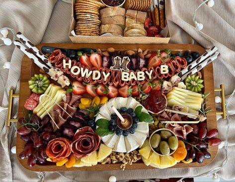 Cow Themed Charcuterie Board, Charcuterie Board Farm Theme, Cowboy Theme Charcuterie Board, Rodeo Charcuterie Board, Cowgirl Charcuterie Board, Western Theme Charcuterie Board, Western Charcuterie Board, Cowboy Charcuterie Board, Baby Boy Charcuterie Board