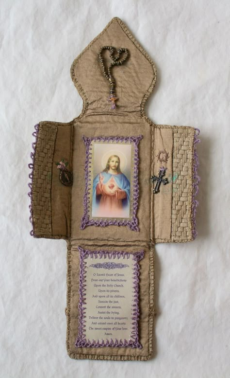 Pocket Oratory, Pocket Altar, Punchneedle Patterns, Pocket Shrine, Faith Crafts, Shrines Art, Altar Art, Catholic Decor, Catholic Crafts