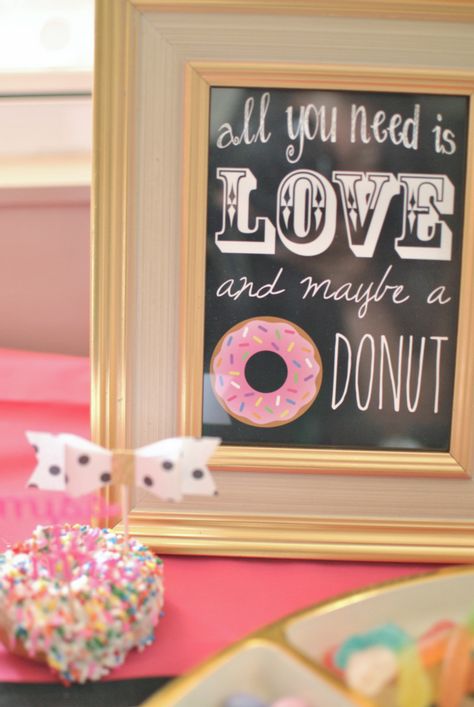 Love donuts and this kate spade themed bridal shower. The bow is adorable too :) Wedding Shower Brunch Decorations, Bridal Brunch Favors, Wedding Shower Brunch, Kate Spade Bridal Shower, Kate Spade Bridal, Brunch Decor, Donut Birthday Parties, Summer Bridal Showers, Themed Bridal Shower