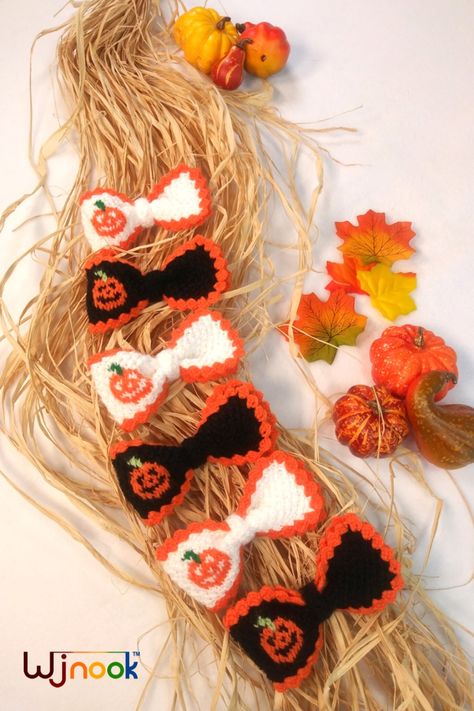 Crochet Halloween Hair Clips, Clowns Halloween Decorations, Crochet Halloween Decorations, It Smile, Girls Hair Bows Diy, Halloween Hair Clips, Halloween Colors, Halloween Hair Bows, Crochet Hair Clips