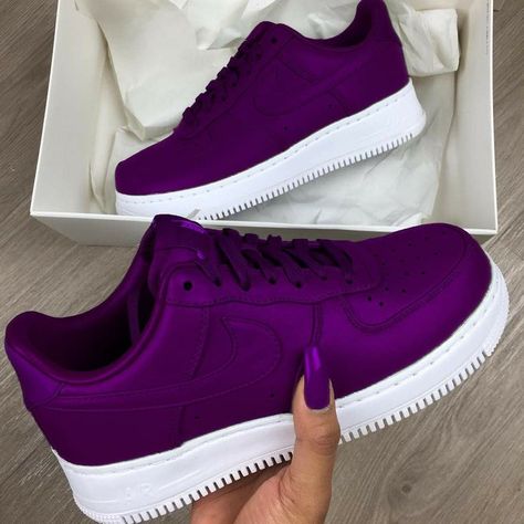 Dr Shoes, Ladies Style, Basket Style, Custom Nike Shoes, Shoes Outfit Fashion, Nike Air Shoes, Nike Lunar, Fresh Shoes, Cute Sneakers