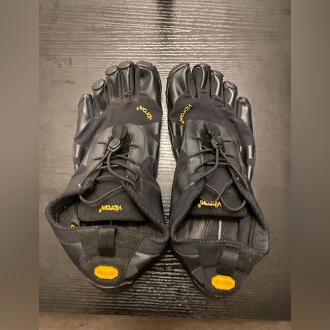 Vibram 5 Toe Shoes Vibram Shoes, Toe Shoes, Working Out, Closet, Quick Saves