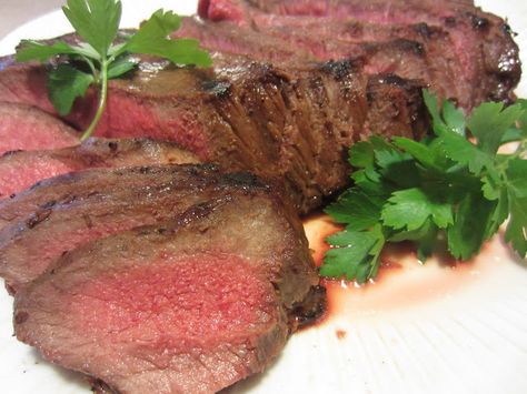 Renee's Kitchen Adventures: Killer London Broil Broil Recipes, London Broil Marinade, Cooking London Broil, London Broil Recipes, Round Steak Recipes, Future Chef, Restaurant Copycat, London Broil, Flat Iron Steak