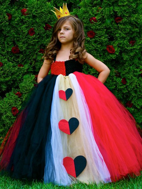 Diy Fantasia, Outfit Suggestions, Rapunzel Costume, Heart Costume, Queen Of Hearts Costume, Disney Hair, Alice In Wonderland Costume, Wonderland Costumes, Holloween Costume