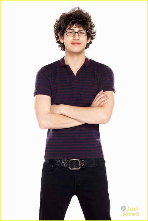 Matt Bennett, Victorious Season 3 press photos Robby From Victorious, Robbie Shapiro Victorious, Robby Victorious, Victorious Characters, Matthew Bennett, Robbie Victorious, Robbie Shapiro, Matt Bennett, Dr Faceclaims