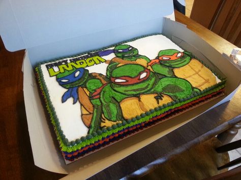 TMNT sheet cake - wish I had my air brush at the time!! Tmnt Sheet Cake, Ninja Turtle Sheet Cake, Turtle Birthday Cake, Creeper Cake, Tmnt Cake, Ninja Turtle Coloring Pages, Cake Designs For Boy, Cookie Cake Designs, Tmnt Birthday