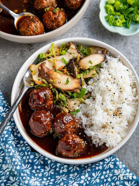 Chinese Salt And Pepper Chicken, Hoisin Meatballs, Aesthetic Salad, Popular Chinese Dishes, Salt And Pepper Chicken, Speed Foods, Salad Pasta, Pepper Chicken, Yummy Pasta Recipes