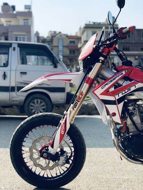 Crossfire RM250 Twin 2019 Crossfire Bike Wallpaper, Crossfire Bike, 2025 Wishlist, Naruto Eyes, Motocross Love, Bike Pic, Couple Images, Cute Love Couple Images