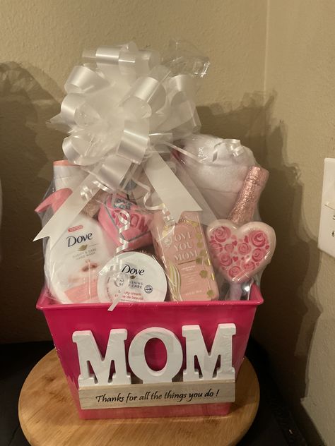 Moms Valentines Day Gifts, Valentine’s Day Gift For Mom, Birthday Basket For Mom, Valentines Gifts For Mom, Valentines Day Gifts For Mom, Valentine Gift For Mom, Valentine Gift Basket, Diy Mother's Day Gift Basket, Mothers Day Gift Basket